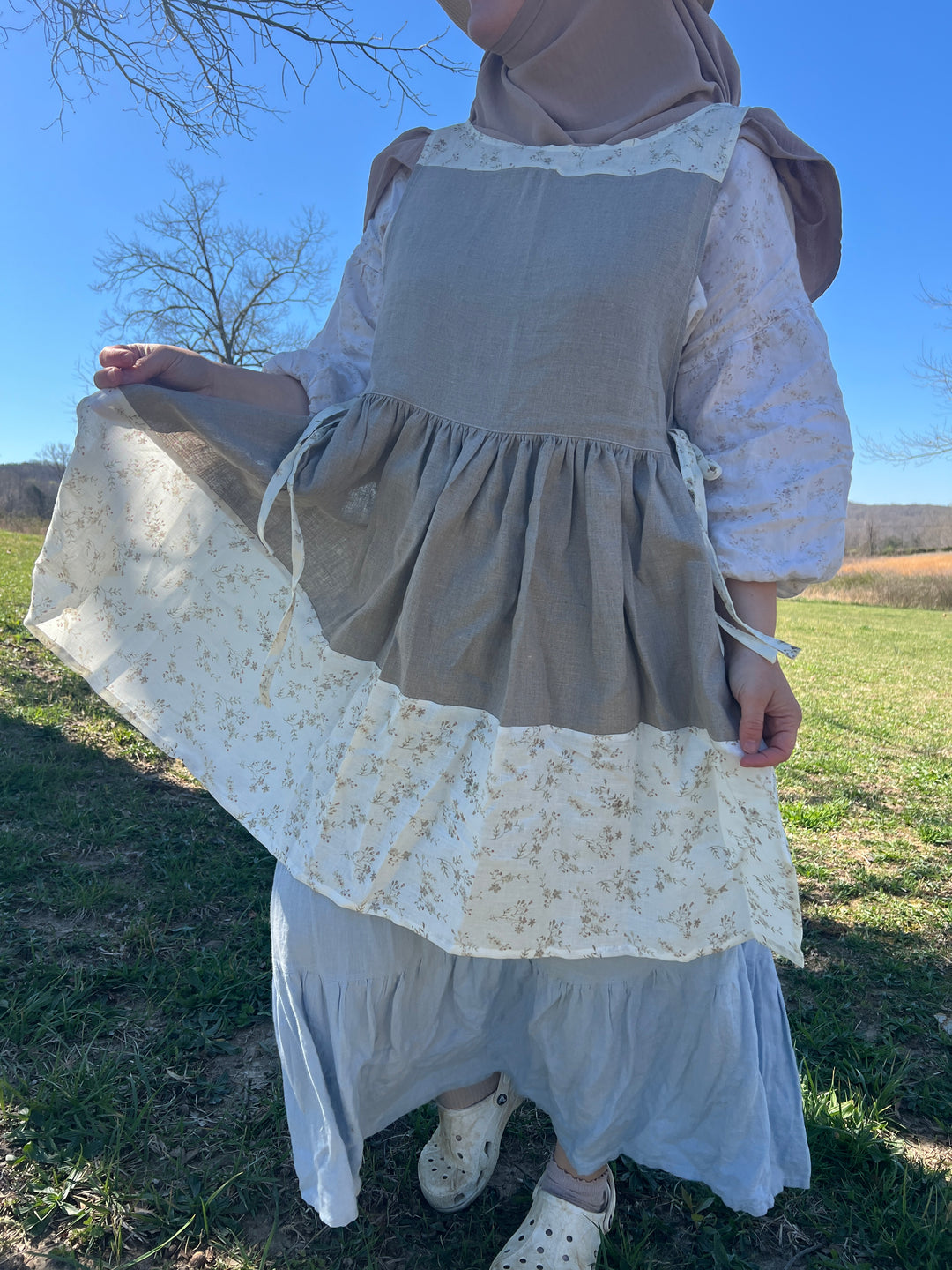 Scrappy Cottagestead Apron | Natural & Flowers 100% Linen